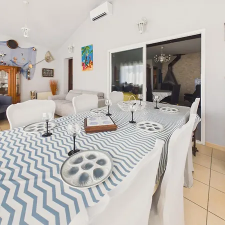 Maison Avec Jardin & Bbq Pour 2 Adultes 2 Enfants בית נופש *